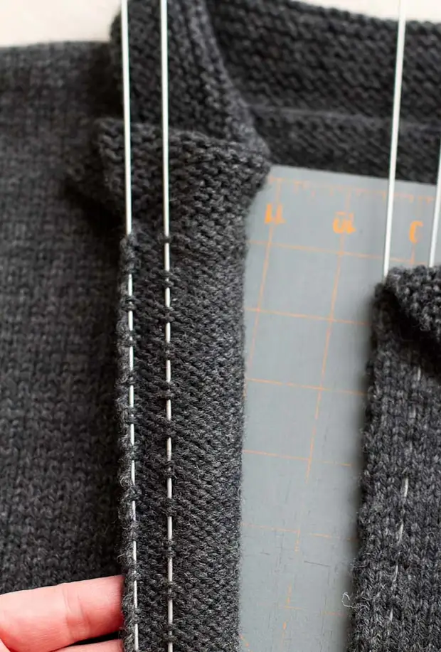 Masterklasse op stitching bliksem yn in knitwear