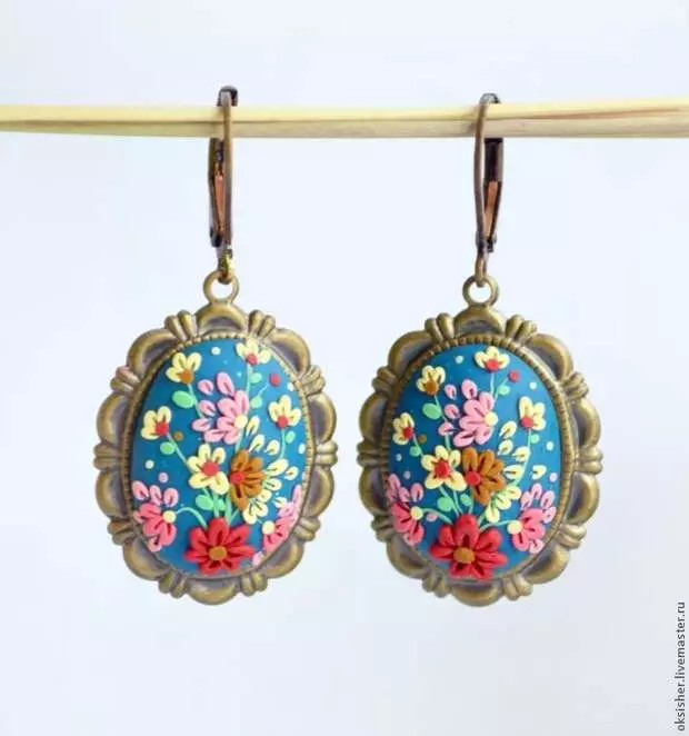 কৌশল filigree খুব সুন্দর কানের দুল