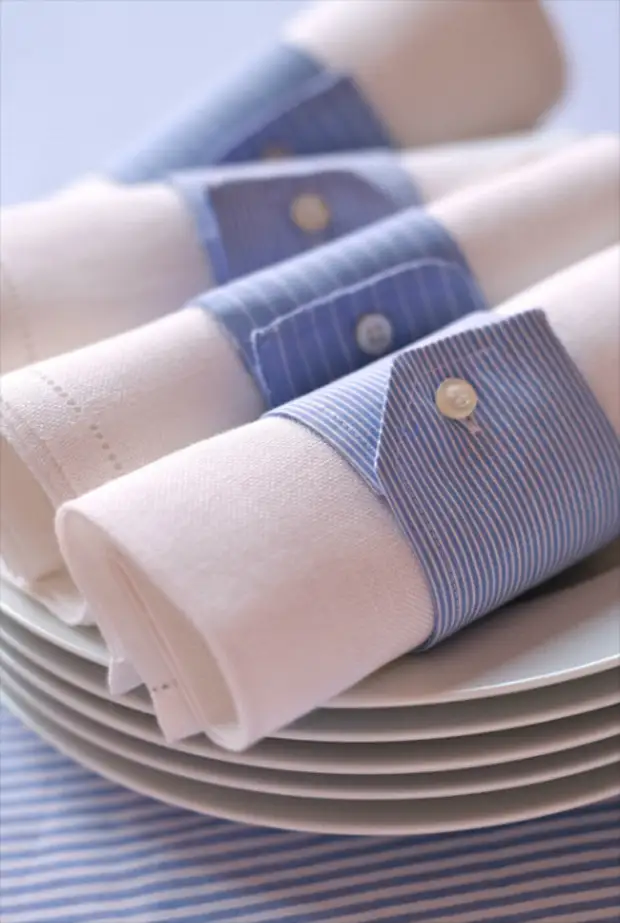 Textile rings for napkins.
