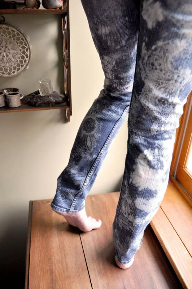 Làm thế nào để trang trí ren quần jean cũ