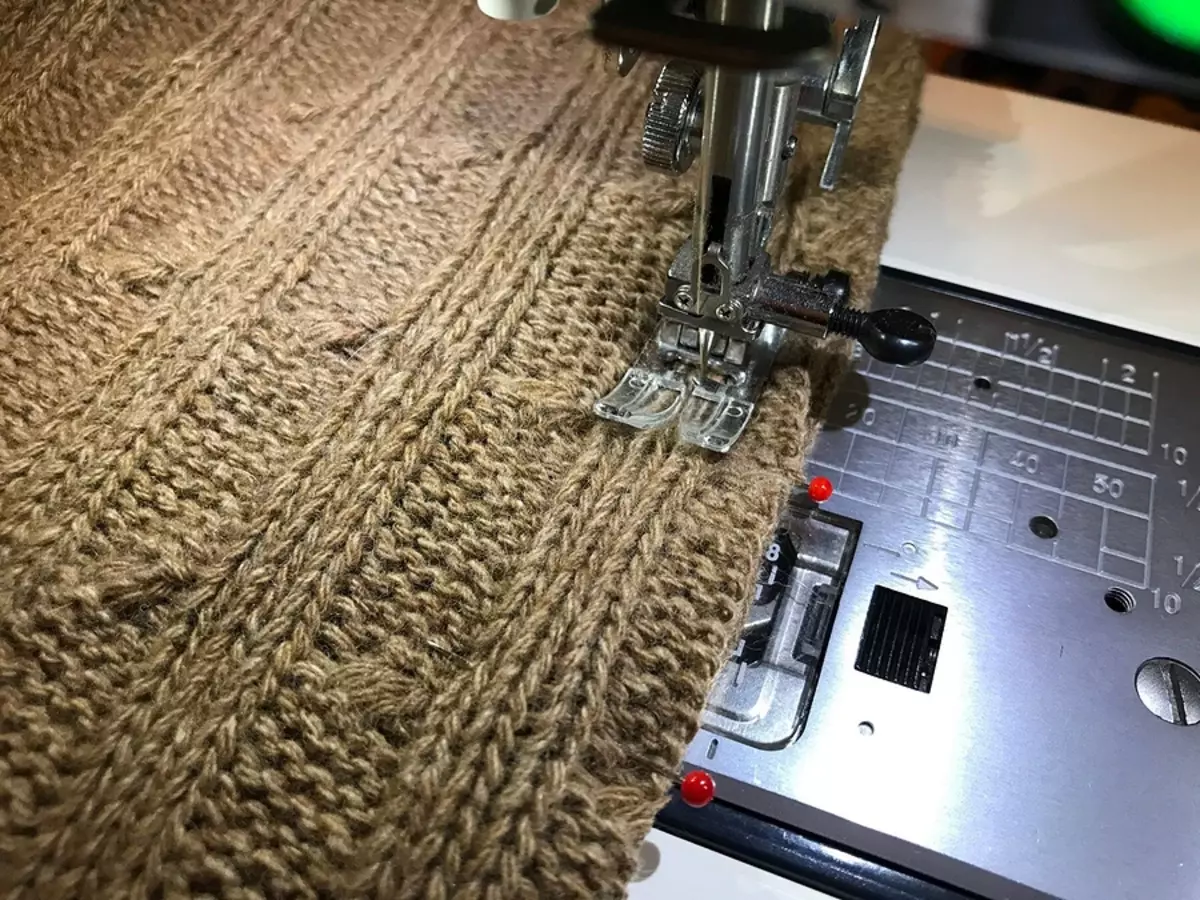Como coser un suéter cálido sinxelo na máquina de costura