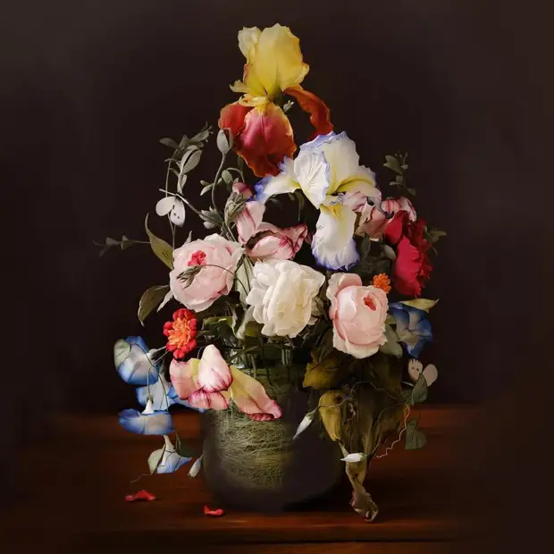 Копринени цветя на Юлия Володар: Не осъзнават веднага, че те не са реални
